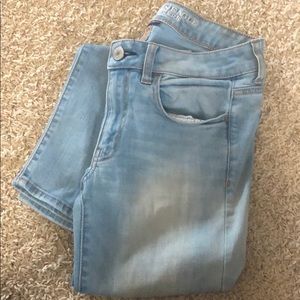 Light Wash American Eagle Jeans
